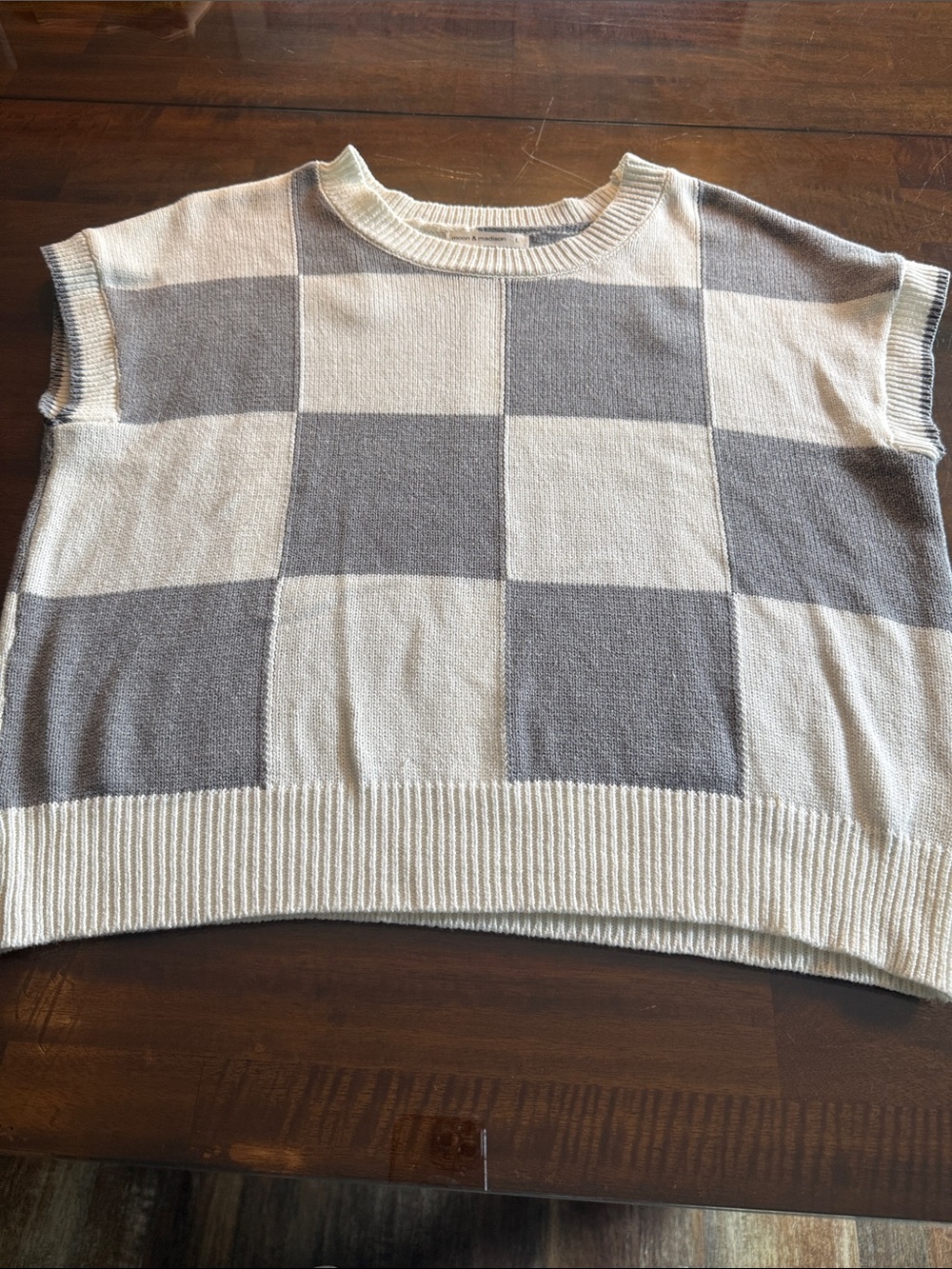 moon & madison Cream and Gray Checker Knit Sweater Vest